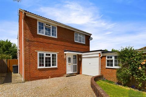 2 Stanton Close, Trowbridge, BA14 0UA