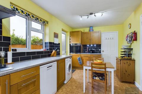 2 Stanton Close, Trowbridge, BA14 0UA