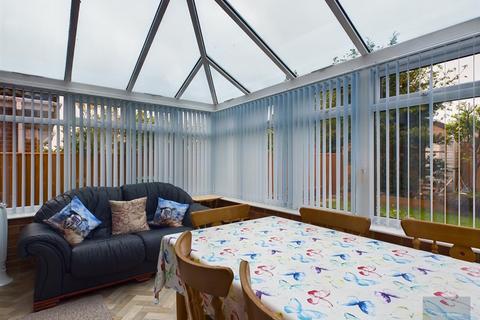 2 Stanton Close, Trowbridge, BA14 0UA