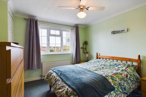 2 Stanton Close, Trowbridge, BA14 0UA
