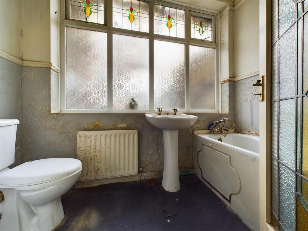 Down Bath 2.jpg