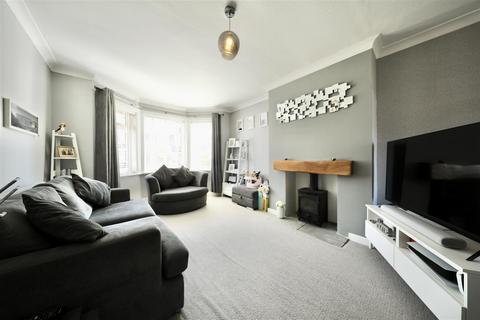 18 Briarfield Road, Hull, HU5 4HX
