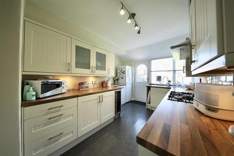 18 Briarfield Road, Hull, HU5 4HX
