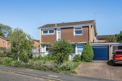 4 Elm Close, Witney, OX28 5BT