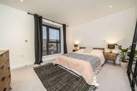 2 bedroom flat for sale, Tewkesbury Road, London W13