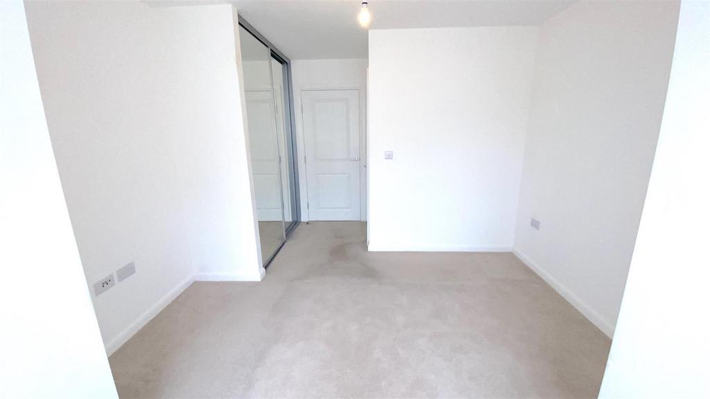Bedroom 1a.jpg