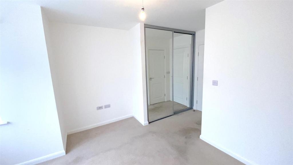 Bedroom 1c.jpg