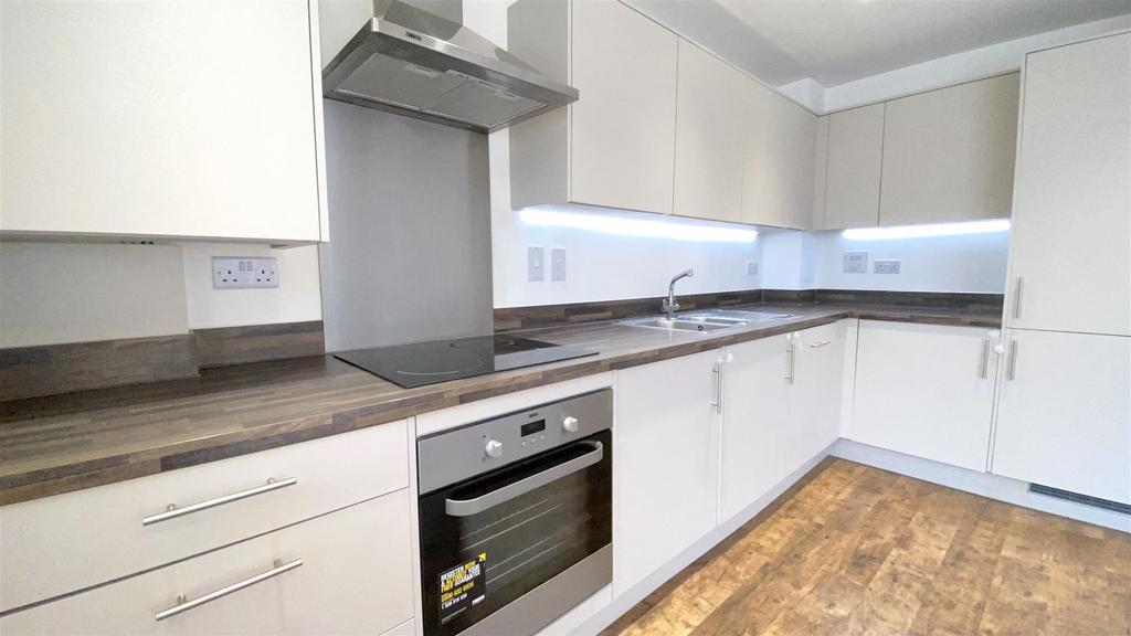 Kitchen a.jpg