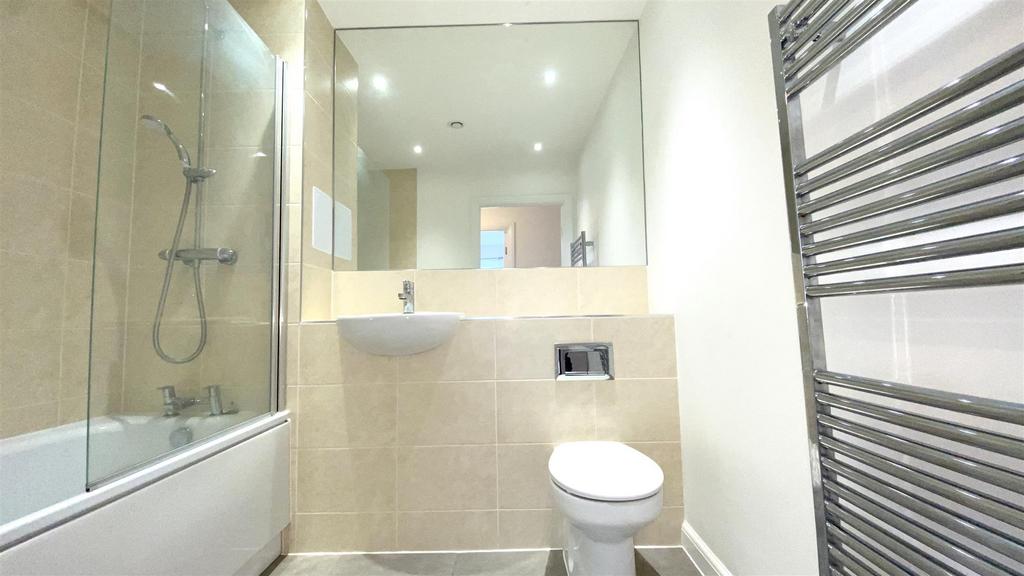 Bathroom c.jpg