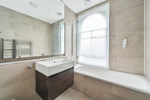 3 bedroom flat to rent, Landor Road, Brixton, London, SW9