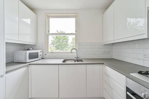 3 bedroom flat to rent, Landor Road, Brixton, London, SW9