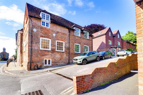 2 bedroom apartment to rent, Quarry Street, Guildford GU1