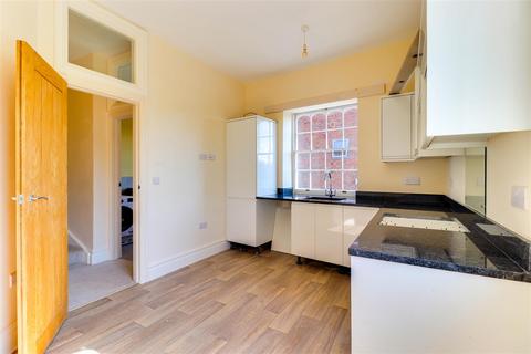 2 bedroom apartment to rent, Quarry Street, Guildford GU1