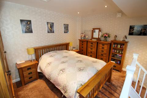 15 Glaisdale Close, Northampton, NN2 8UN