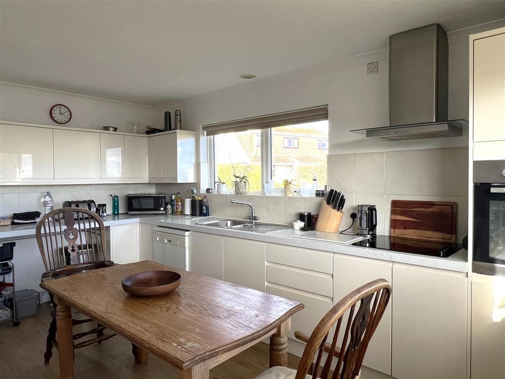 Kitchen: