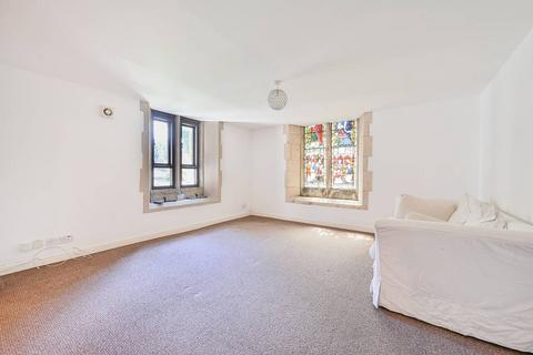2 bedroom flat to rent, The Avenue, West Ealing, London, W13