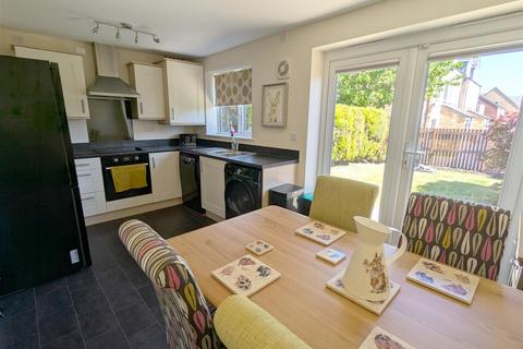 3 bedroom semi-detached house for sale, Harley Head Avenue, Halifax HX3