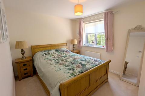 3 bedroom semi-detached house for sale, Harley Head Avenue, Halifax HX3