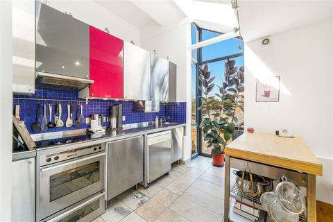 3 bedroom apartment for sale, Archway Road, London, N6