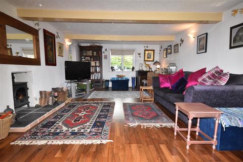 4 Back Lane, Long Bennington, Newark, NG23 5HF