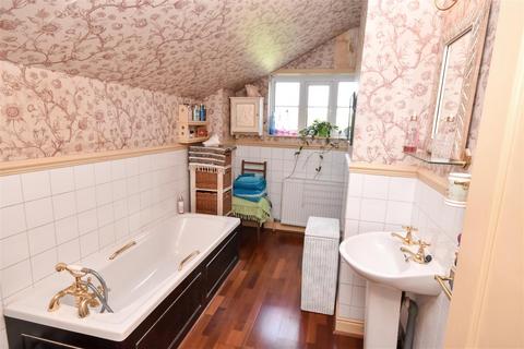 4 Back Lane, Long Bennington, Newark, NG23 5HF