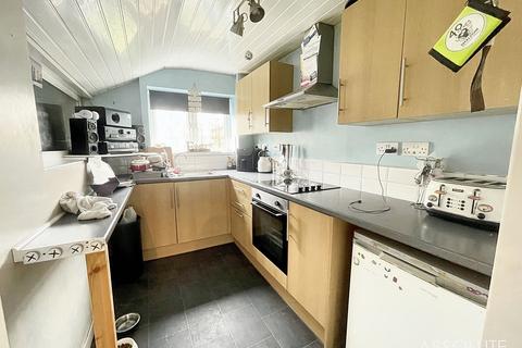 3 bedroom terraced house for sale, Corsham Road, Paignton, TQ4
