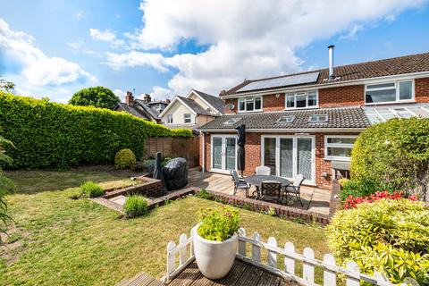 5 Glen Road, Grayshott, Hindhead, GU26 6NE