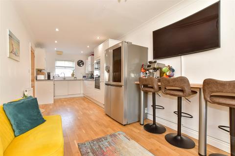 4 bedroom semi-detached house for sale, Coppice End, Ryde PO33