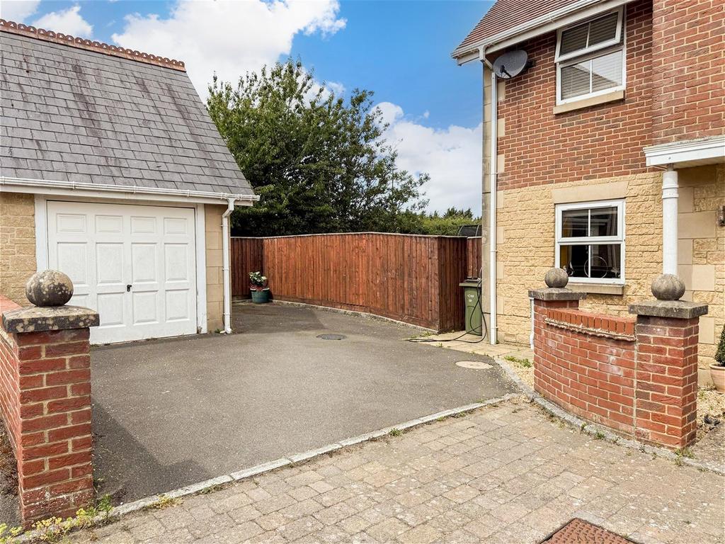 Garage &amp; Parking