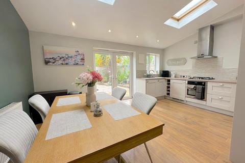 3 bedroom semi-detached house for sale, Beechwood Avenue, Wolverhampton WV11