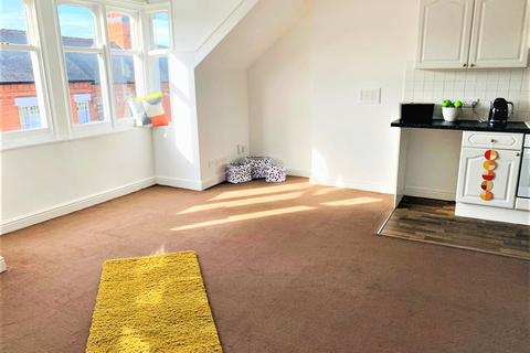 1 bedroom bedsit to rent, Stretton Road, Flat 5, Leicester LE3
