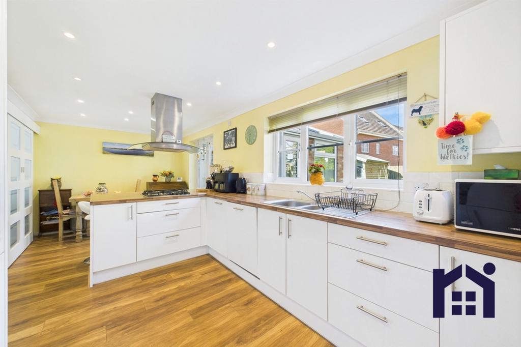 Dining kitchen
