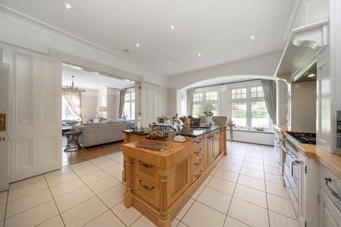 5 bedroom semi-detached house to rent, Seven Hills Road, Cobham KT11
