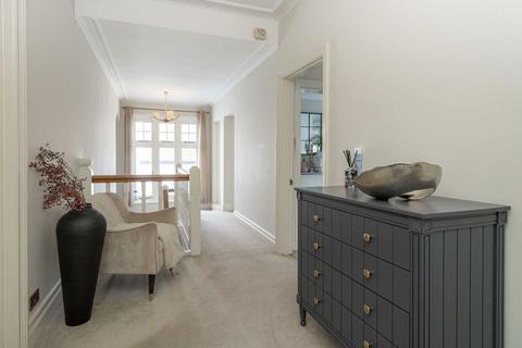 5 bedroom semi-detached house to rent, Seven Hills Road, Cobham KT11
