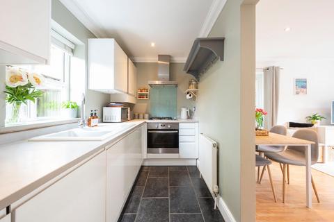 17a Springfield Lane, Weybridge, KT13 8AW