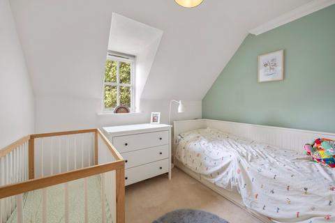 17a Springfield Lane, Weybridge, KT13 8AW