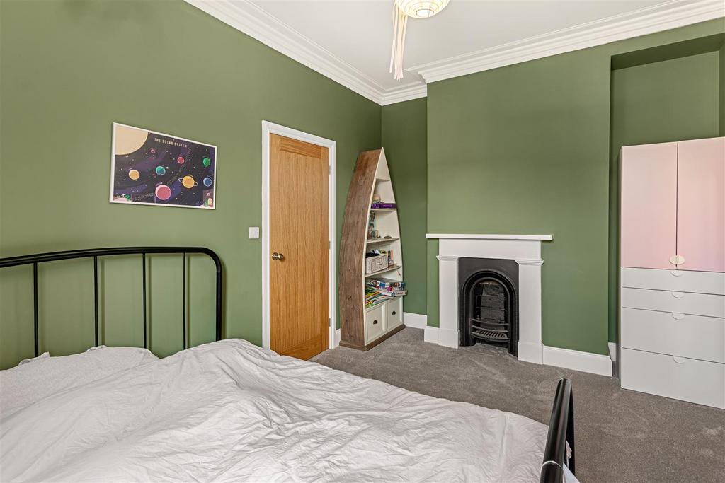 20 Buckingham Terrace 91.jpg