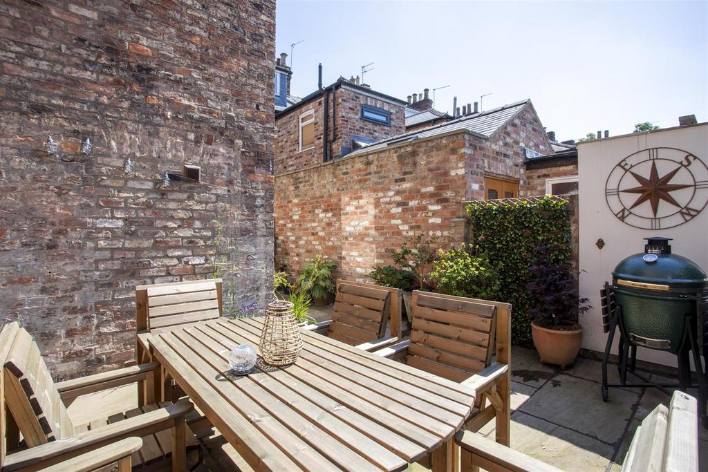 20 Buckingham Terrace 5.jpg