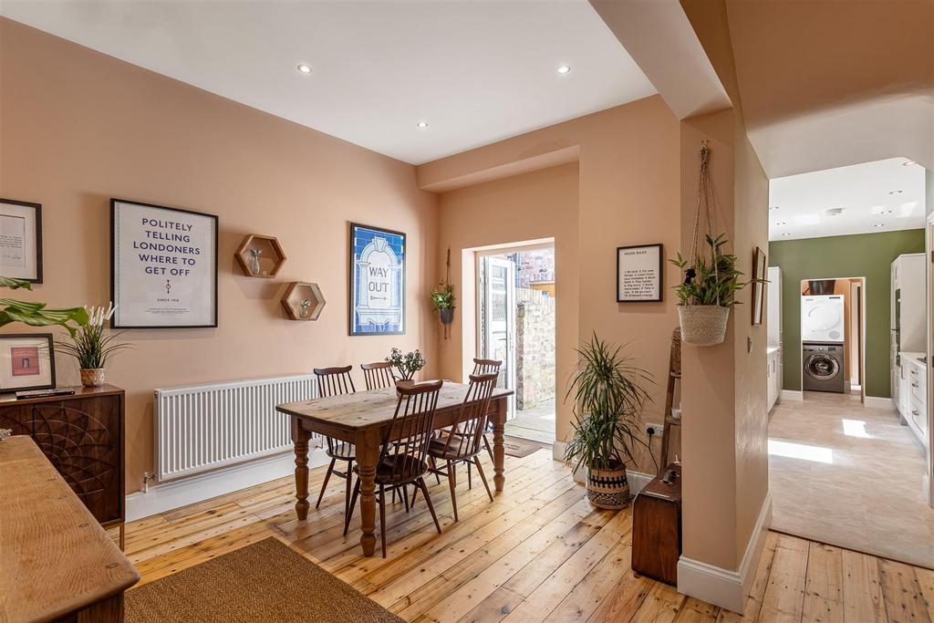 20 Buckingham Terrace 26.jpg
