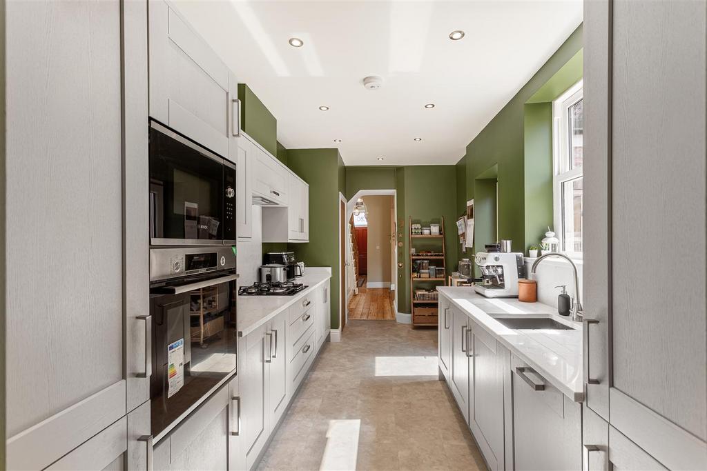 20 Buckingham Terrace 21.jpg