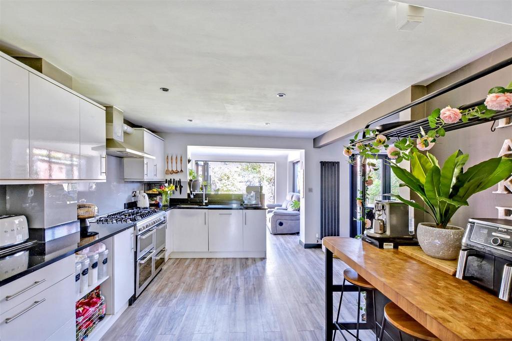 Kitchen (1).jpeg