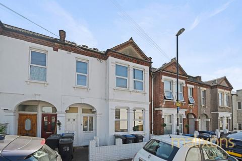 2 bedroom maisonette for sale, Hythe Road, Thornton Heath CR7