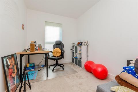 3 bedroom townhouse for sale, Glenway road, Rochester, Kent