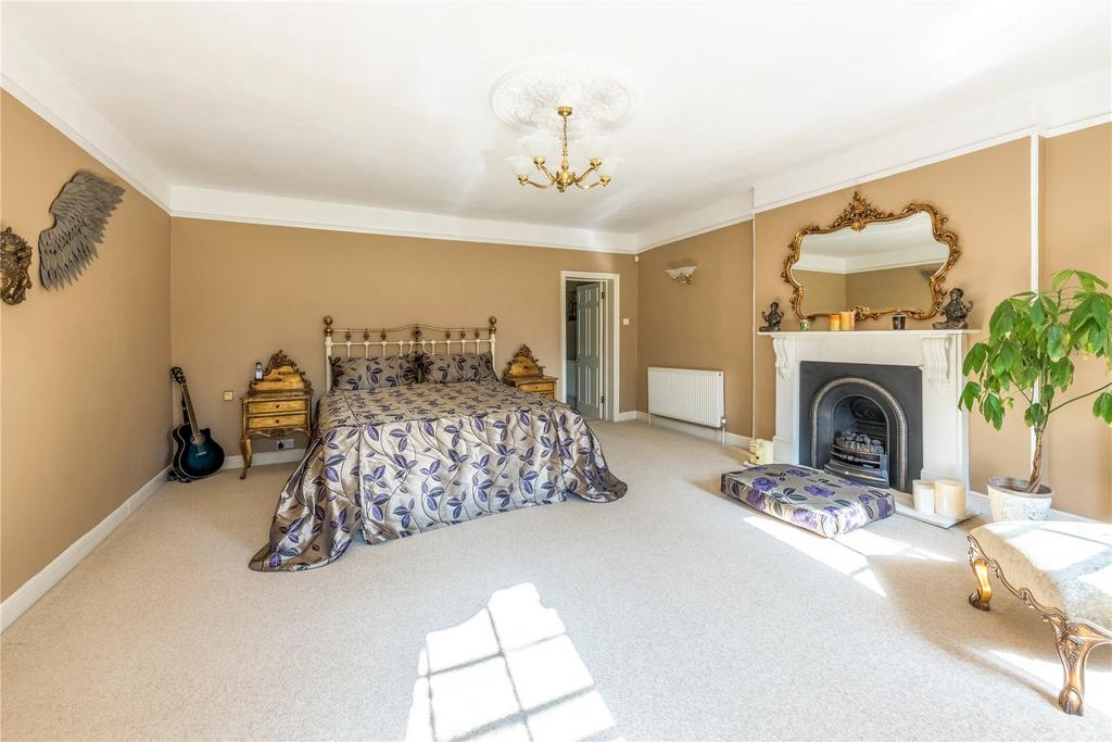Main Bedroom