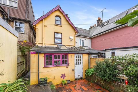 7 Highfields, Forest Row, RH18 5AJ
