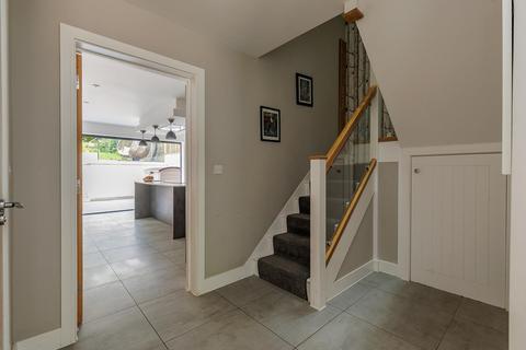 Chestnut House Chestnut Avenue, Guildford, GU2 4HD