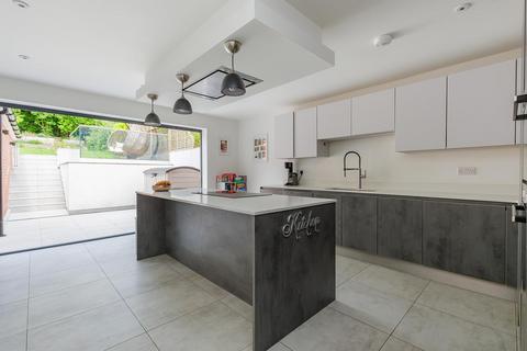 Chestnut House Chestnut Avenue, Guildford, GU2 4HD