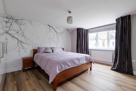 Chestnut House Chestnut Avenue, Guildford, GU2 4HD