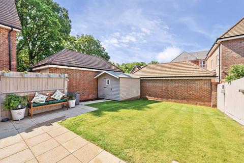 7 Fox Close, Arborfield Green, Reading, RG2 9TE