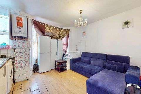 1 bedroom flat for sale, Grosvenor Road, Ilford, IG1